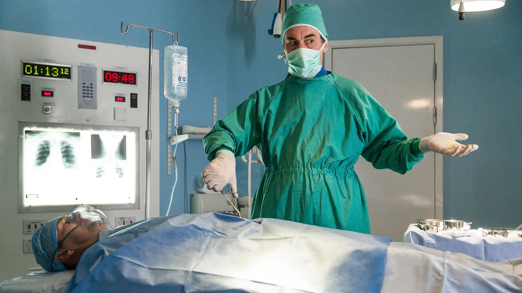 Unit still photograph 0019 with cinematic cast moment