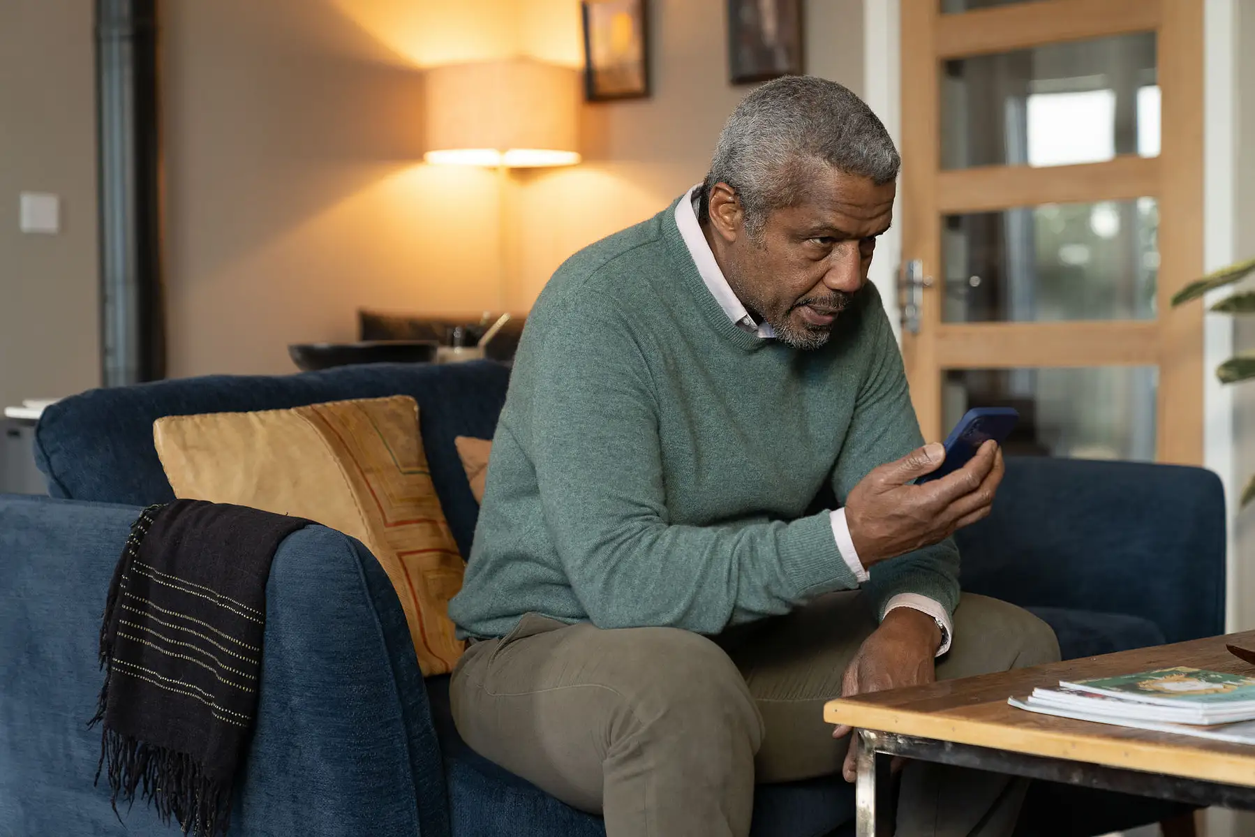 Unit still photograph 0023 with atmospheric production detail